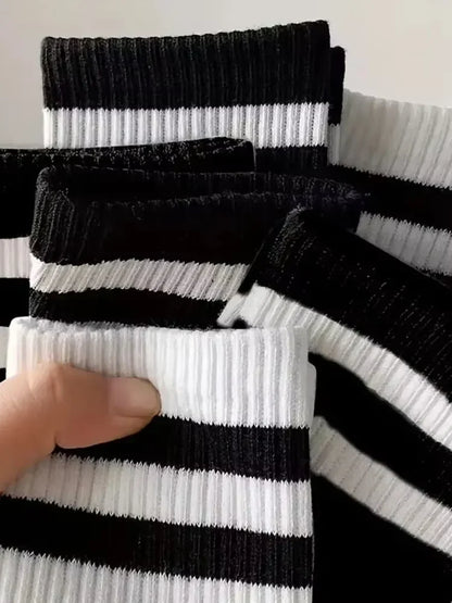 2026 Summer Mens Socks Spring Autumn Simple Casual Black White Striped Breathable Mid Tube High Quality Round Neck Socks